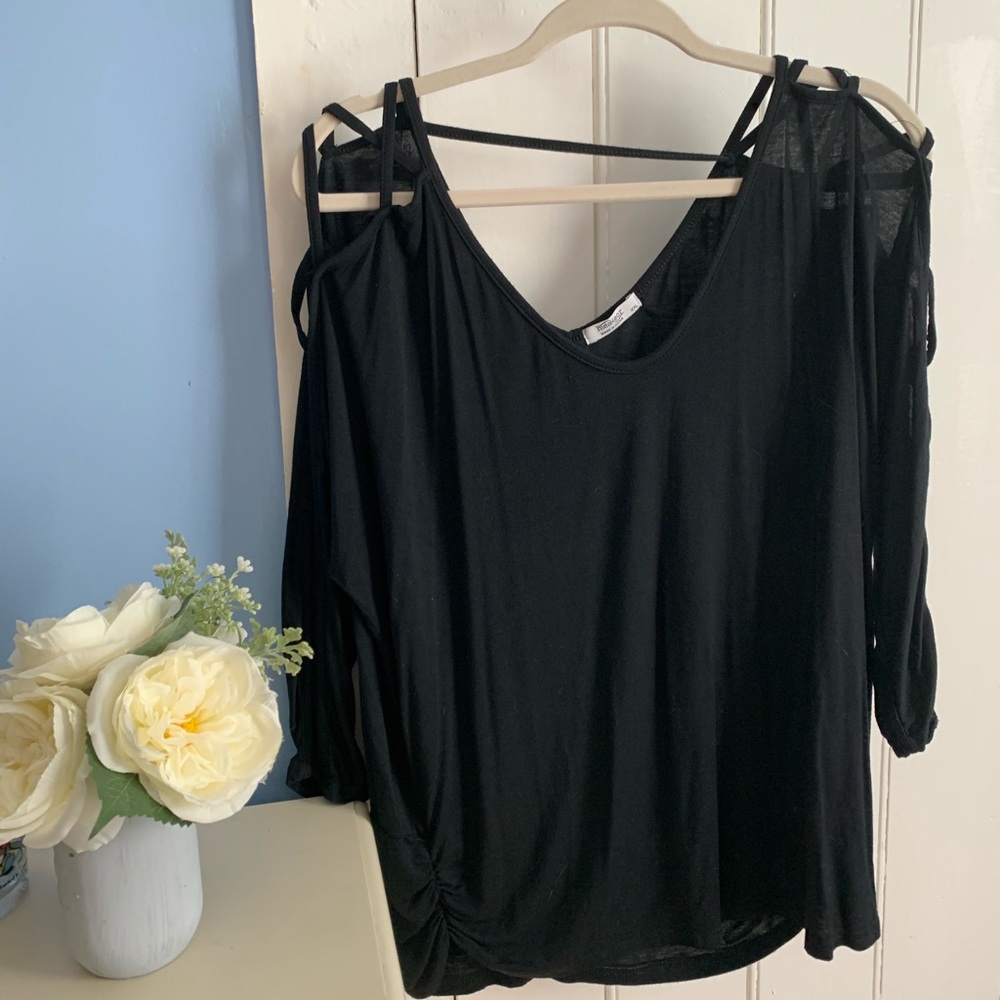 Women’s plus (2x) crisscross arm sexy blouse